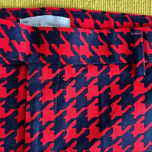 GAP Slim Cropped Stretch Trouser in Red/Navy Houndstooth Pattern • Size 6 - Picture 2 of 7